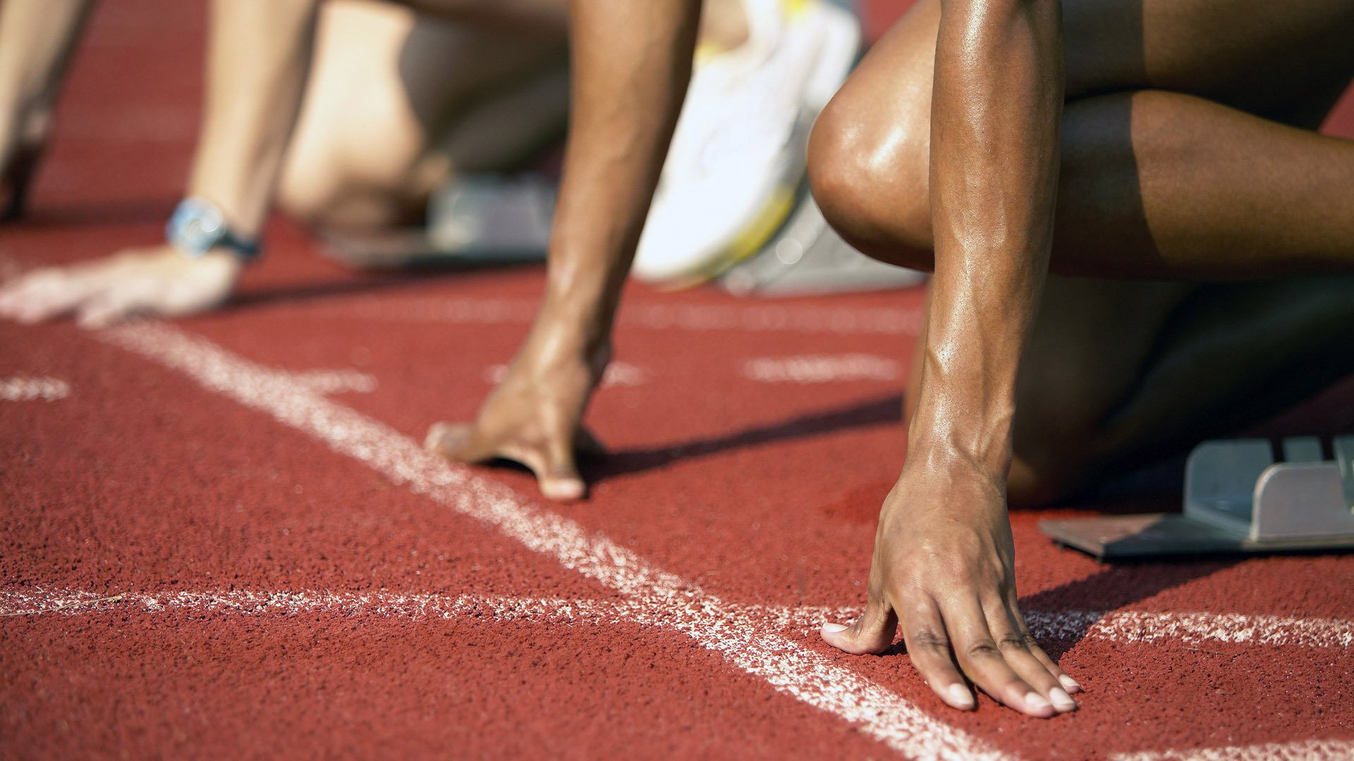 “德甲天王战不断，领跑队伍状态火热”，德甲所有队伍